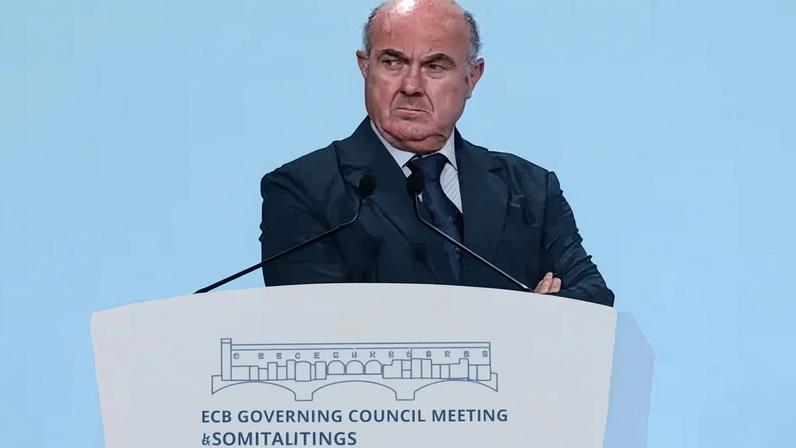 FILE PHOTO: European Central Bank Vice-President Luis de Guindos