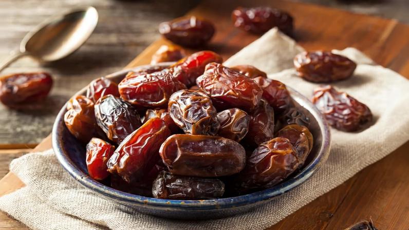 A tâmara é uma alternativa para diminuir o uso de açúcar refinado em receitas sem perder o sabor doce