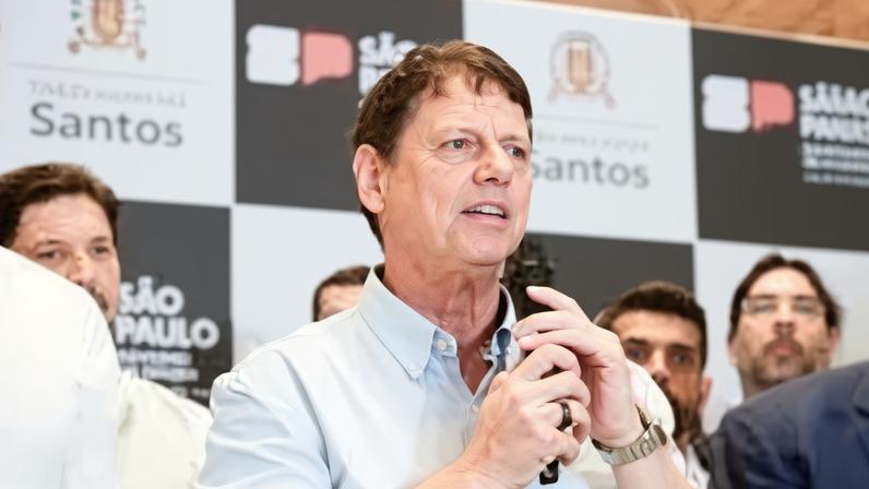 Em evento em Santos, o governador de São Paulo, Tarcísio de Freitas, disse que o deputado federal, Nikolas Ferreira, teve “coragem” pela iniciativa da caminhada de 230 km | João Valerio/Governo de SP - 26.jan.2026