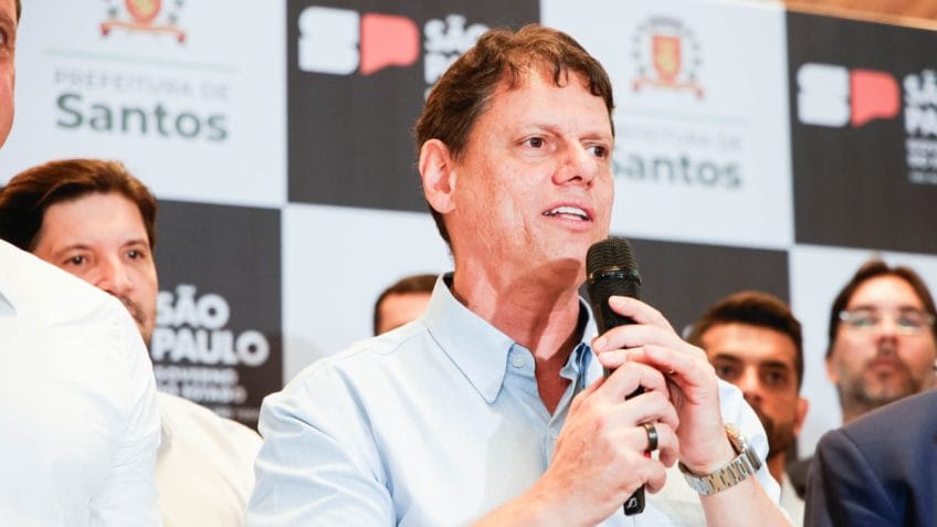Tarcísio lidera todos os cenários testados na última pesquisa