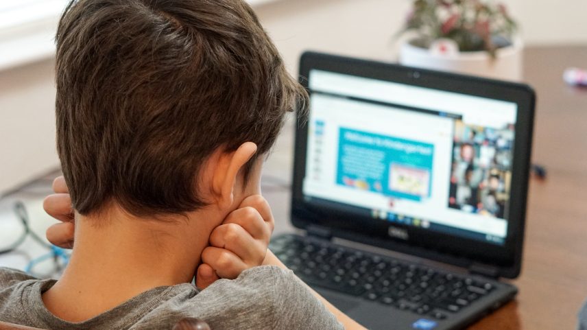 ECA Digital: nova lei vai mudar regras para crianças e adolescentes na internet