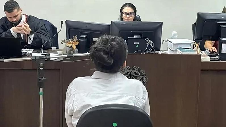 O Conselho de Sentença considerou a ré inocente e com base na decisão dos jurados, a juíza Maria Beatriz Fonseca Biasutti julgou improcedente a denúncia do MPMG, resultando na absolvição da acusada