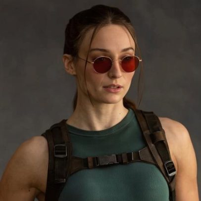 Filmagens da série Tomb Raider são interrompidas por lesão de Sophie Turner