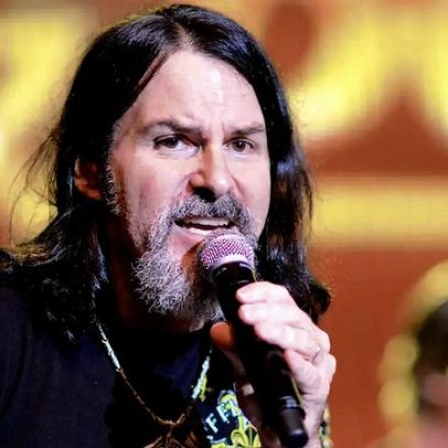 Cantor de Boston, Tommy DeCarlo, morre aos 60