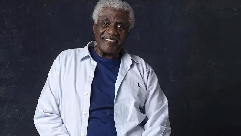 Tony Tornado celebra inéditismo aos 95 anos e afirma ter bom coração