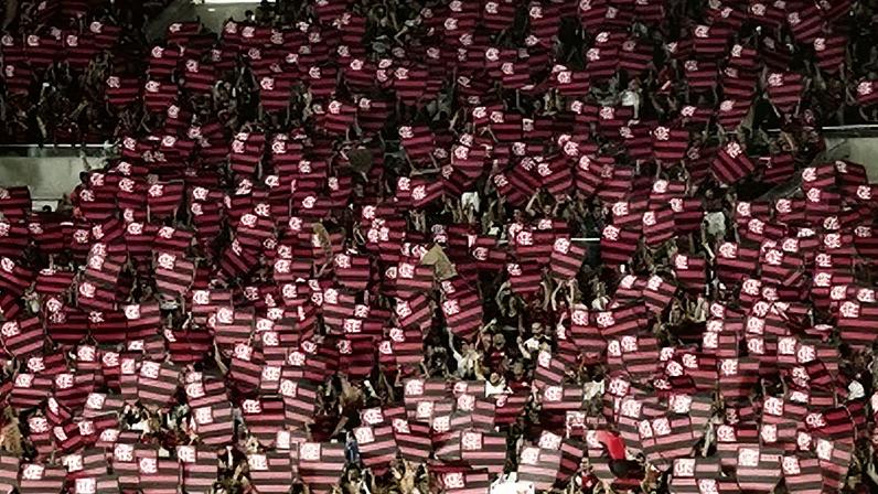 Torcida do Flamengo faz a festa no Maracanã