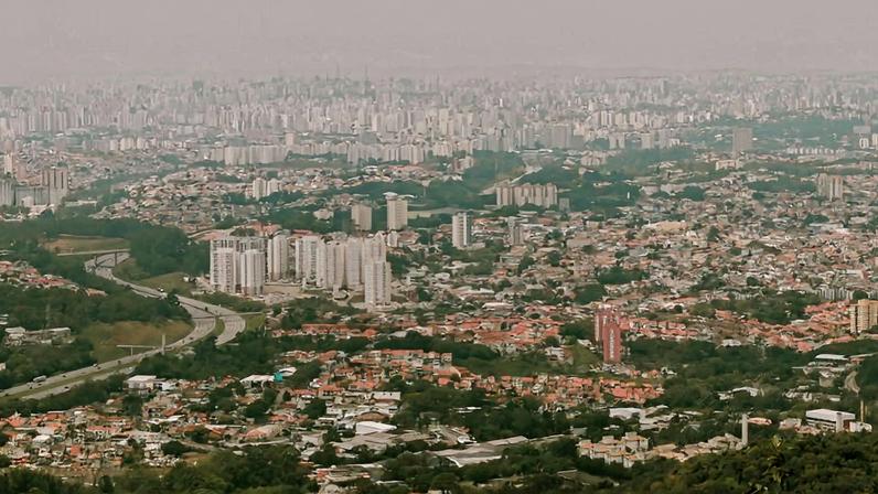 Semana da Páscoa com calor e pancadas de chuva em São Paulo. Risco de temporais nesta terça-feira (31).