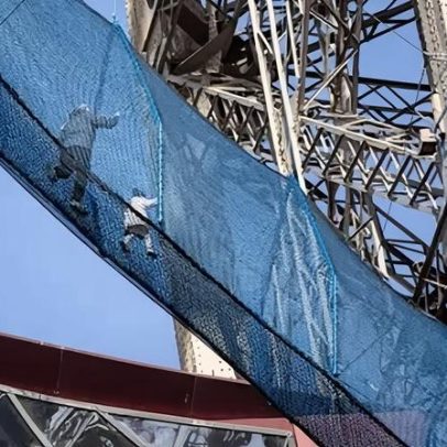 Torre Eiffel reabre passarela suspensa, a mais alta da França