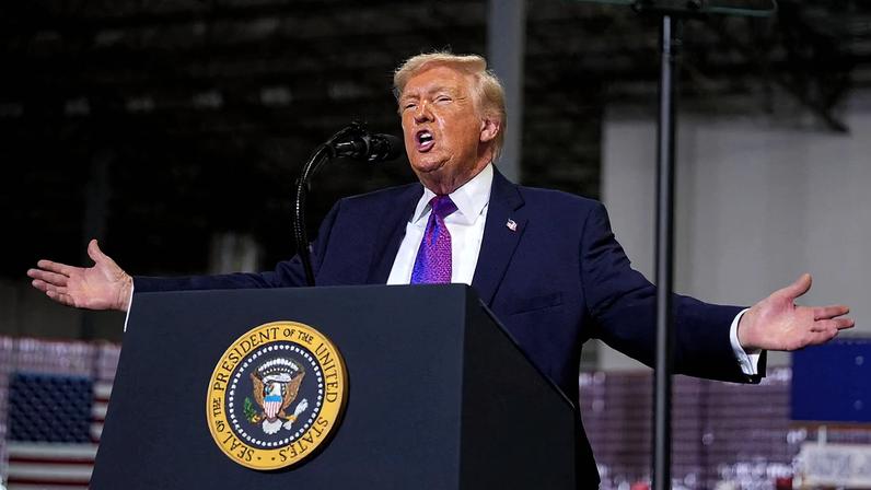 Donald Trump, presidente dos Estados Unidos, se pronuncia em evento político (Foto: Andrew Harnik / AFP)