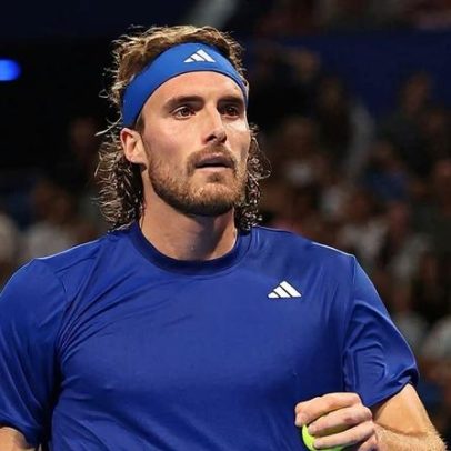 Tsitsipas se defende e evita polêmica sobre turnê sul-americana