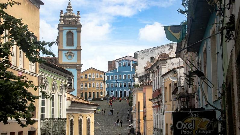 Conheça Salvador com o professor Pedro Jasmin em miniguia