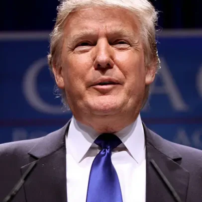 Trump diz considerar retirar os EUA da Otan