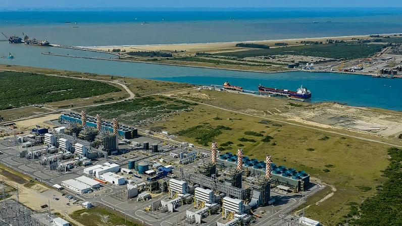A potência contratada pelo governo será fornecida por usinas de gás natural, carvão, hidrelétricas, diesel e biodiesel, com contratos de 3 a 10 anos, de agosto deste ano a 2031