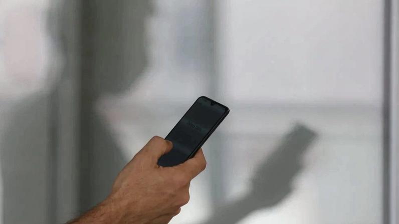 Evento pede aos participantes que deixem os celulares desligados