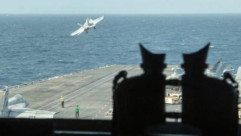 O USS Abraham Lincoln foi ancorado no dia 4 de março