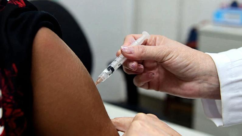 Minas Gerais deve receber cerca de 5 milhões de doses, explica secretário