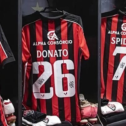 Vitória homenageia Wagner Moura em escalação e camisas na véspera do Oscar