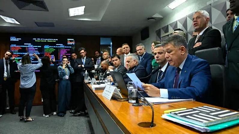 O parecer da CMPI do INSS foi rejeitado na madrugada deste sábado (28). (Foto: Marcos Oliveira/Agência Senado)