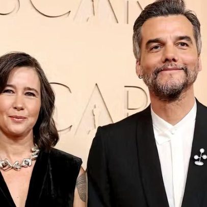Wagner Moura chega ao tapete vermelho do Oscar com a esposa Sandy Delgado
