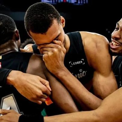 Spurs viram sobre Clippers em noite de Wembanyama