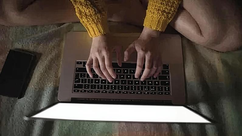 Plataformas de conteúdos adultos foram acusadas de violar as regras da União Europeia para permitir que menores de idade acessem conteúdo pornográfico em seus sites