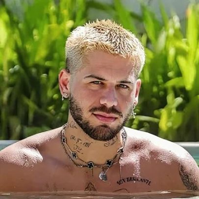 Zé Felipe inaugura casa nova com piscina no quarto e academia de vidro
