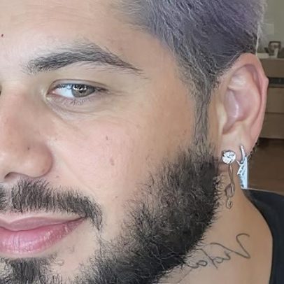 Zé Felipe abandona loiro e surge com novo visual