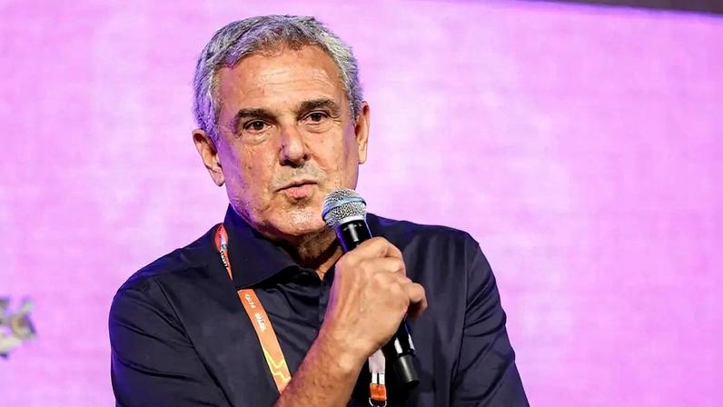 Zé Roberto durante participação no Fórum Mulher no Esporte do COB