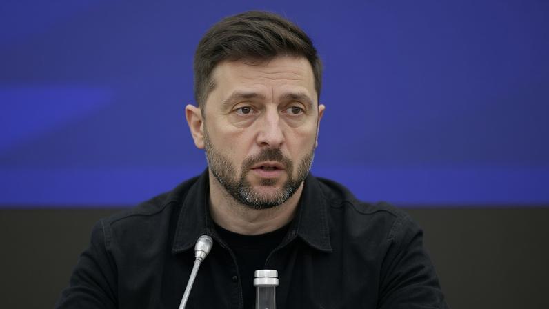 Zelensky cobra resposta da Rússia e defende cessar-fogo como caminho diplomático