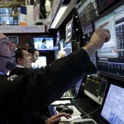 Bolsas de NY fecham sem direção após Fed conservador e petróleo dispara
