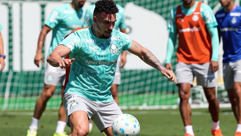 Paulinho na atividade do Palmeiras na Academia de Futebol — Foto: Cesar Greco/Palmeiras/by Canon