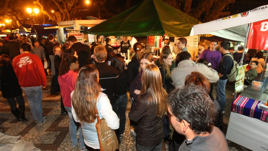 Feiras de Curitiba: tradição passada de geração em geração (Foto: Antônio More / Arquivo Gazeta do Povo)