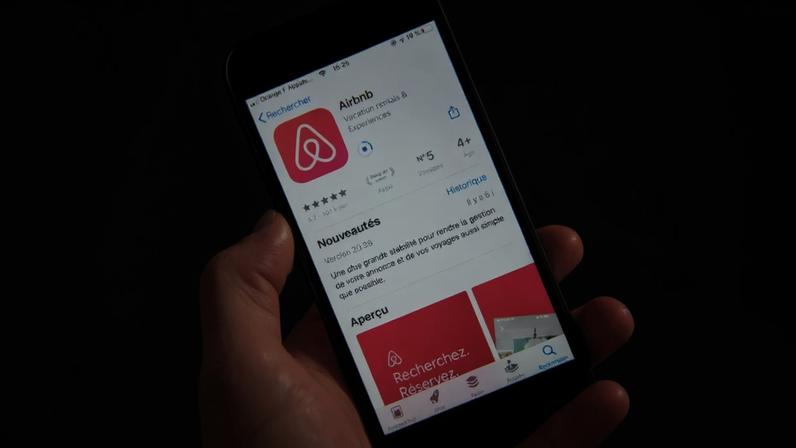 Aplicativo do AirBnb: empresa tenta fazer frente aos concorrentes (Hans Lucas/AFP)