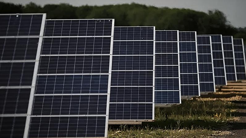 Green Hill Solar Farm would spread across two different counties if approved