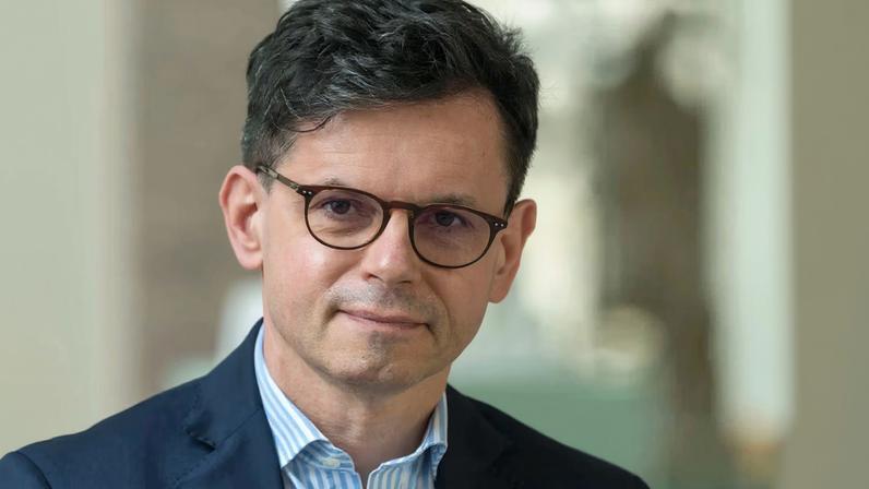 Novo diretor do Louvre herda museu abalado; pode reparar danos