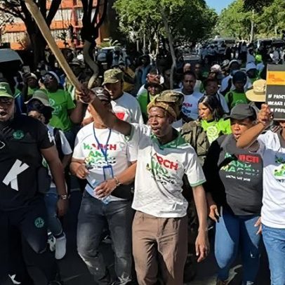 Migrantes africanos avisados a fechar lojas durante marcha anti-imigração na África do Sul