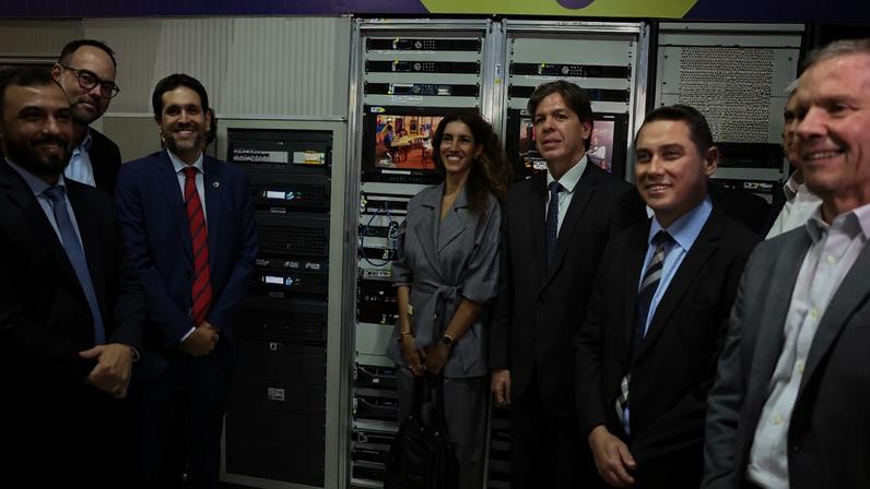 Brasília (DF), 14/04/2026 - Presidenta da EBC, Antônia Pellegrino, juntamente com o ministro das Comunicações, Frederico de Siqueira Filho, durante inauguração da estação de testes da TV 3.0. Foto: Valter Campanato/Agência Brasil