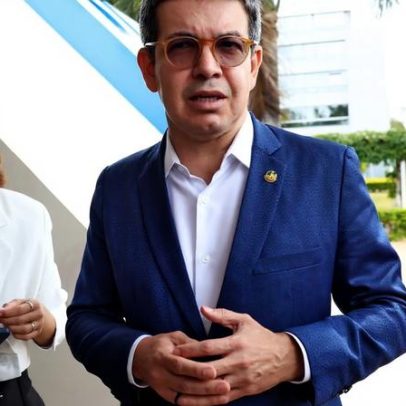 Governo deve indicar outro nome para o STF, diz Randolfe Rodrigues