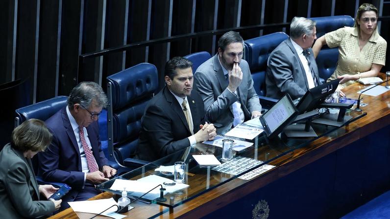 Sessão do Senado que votou projeto que reconhece estágio como experiência profissional. Foto: Lula Marques/ Agência Brasil.