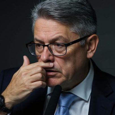 Mendes pede à PGR apuração contra senador Alessandro Vieira