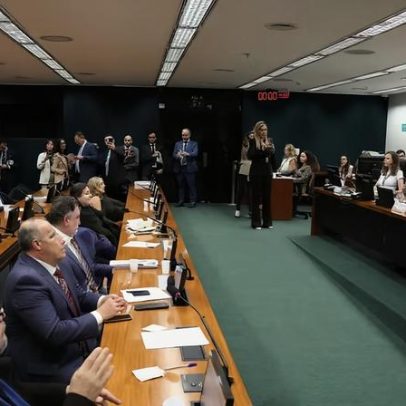 Fim da escala 6x1 avança na CCJ e segue para aprovação na Câmara