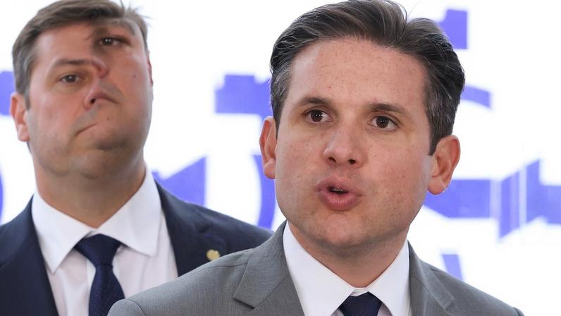 Presidenta da Câmara dos Deputados, Hugo Motta, e o relator da PEC da segurança, Deputado, Mendonça Filho, durante coletiva.