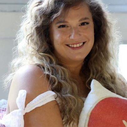 Alice Caymmi lança álbum em homenagem ao avô
