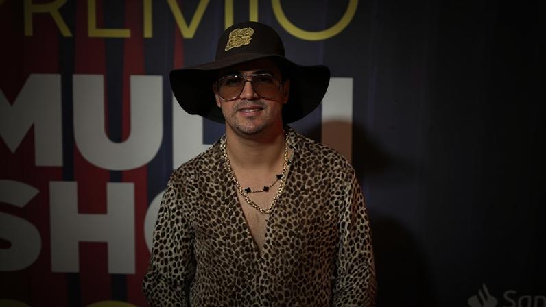 Natanzinho Lima no tapete vermelho da 32ª edição do Prêmio Multishow