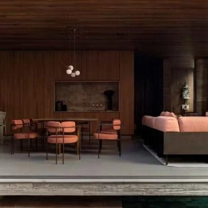 Casa térrea de 215 m² tem pátio central com piscina e jardim
