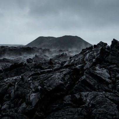 Micróbios vivos encontrados em lava recém-solidificada na Islândia em horas