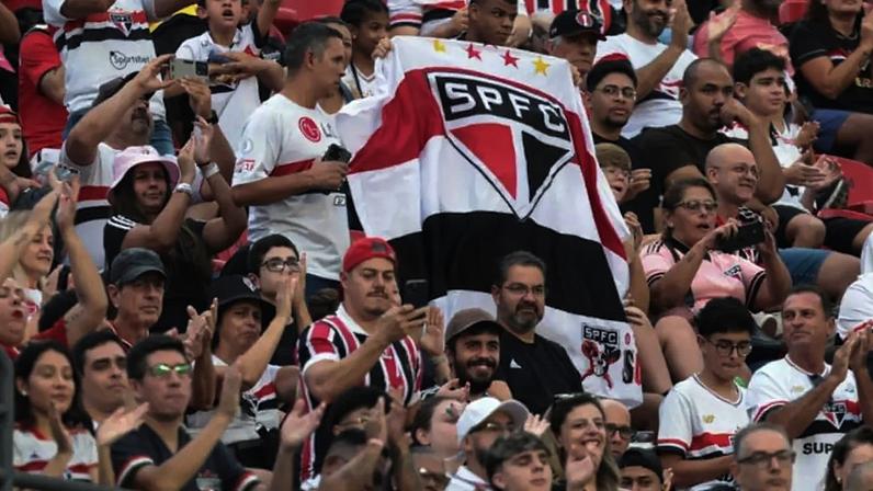 Para a Assembleia de Sócios ser convocada, é preciso 20% de assinaturas dos sócios votantes.