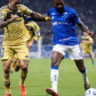 Cruzeiro vence a catimba do Boca e assume liderança do Grupo D