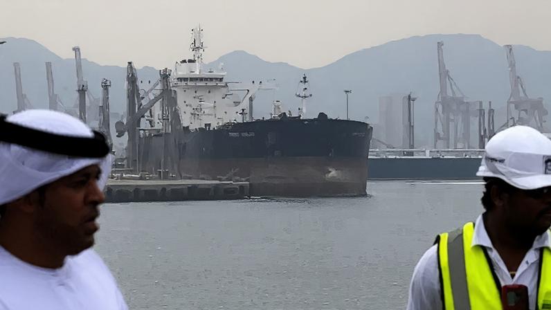 Emirados Árabes são um dos maiores produtores de petróleo do mundo