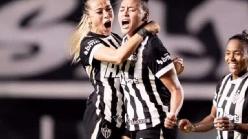 Botafogo (de branco) luta muito, mas desperdiça chances e o Atlético, em casa, se dá bem: 2 a 0.